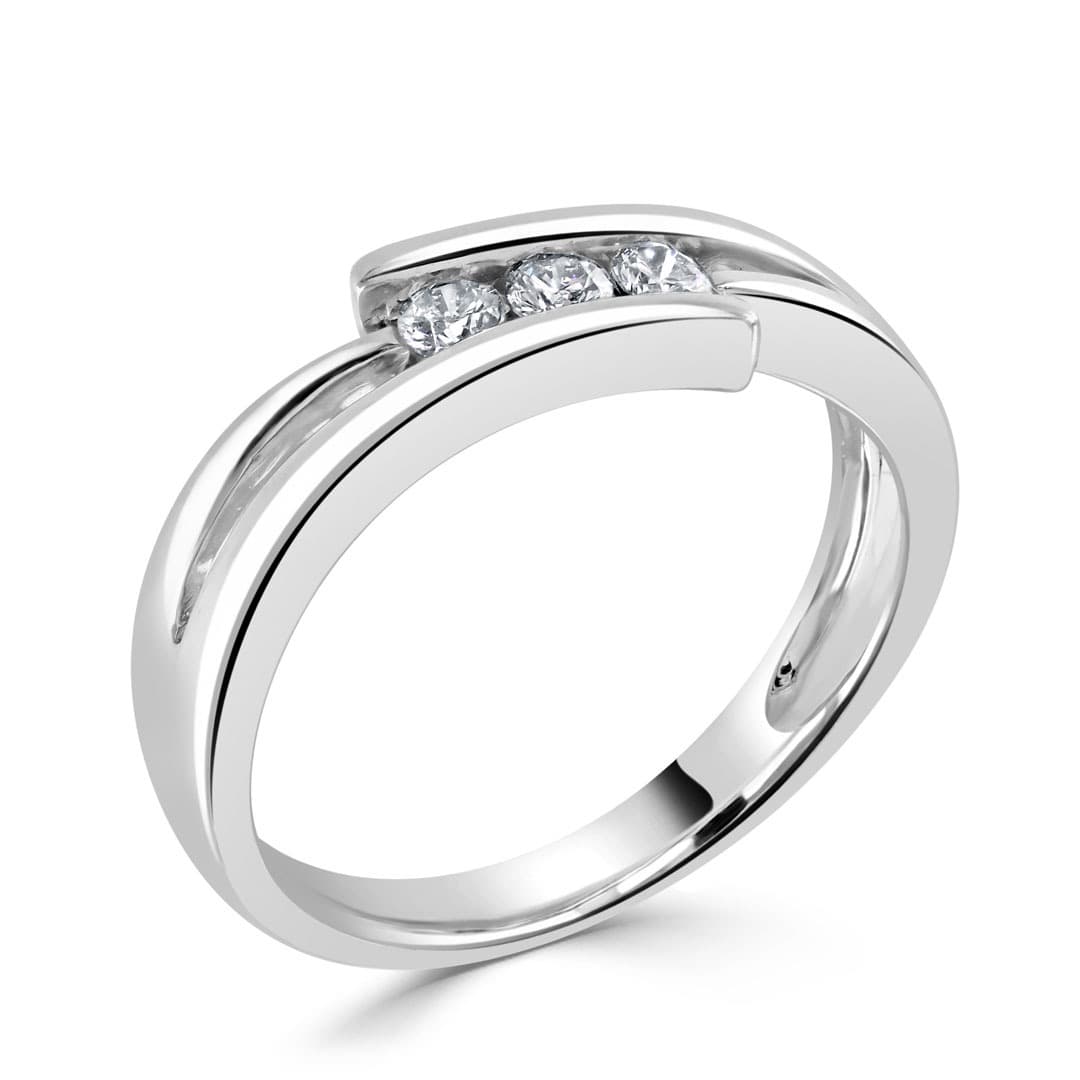 Celebrate Your Love with Elegant and Simple Engagement Rings