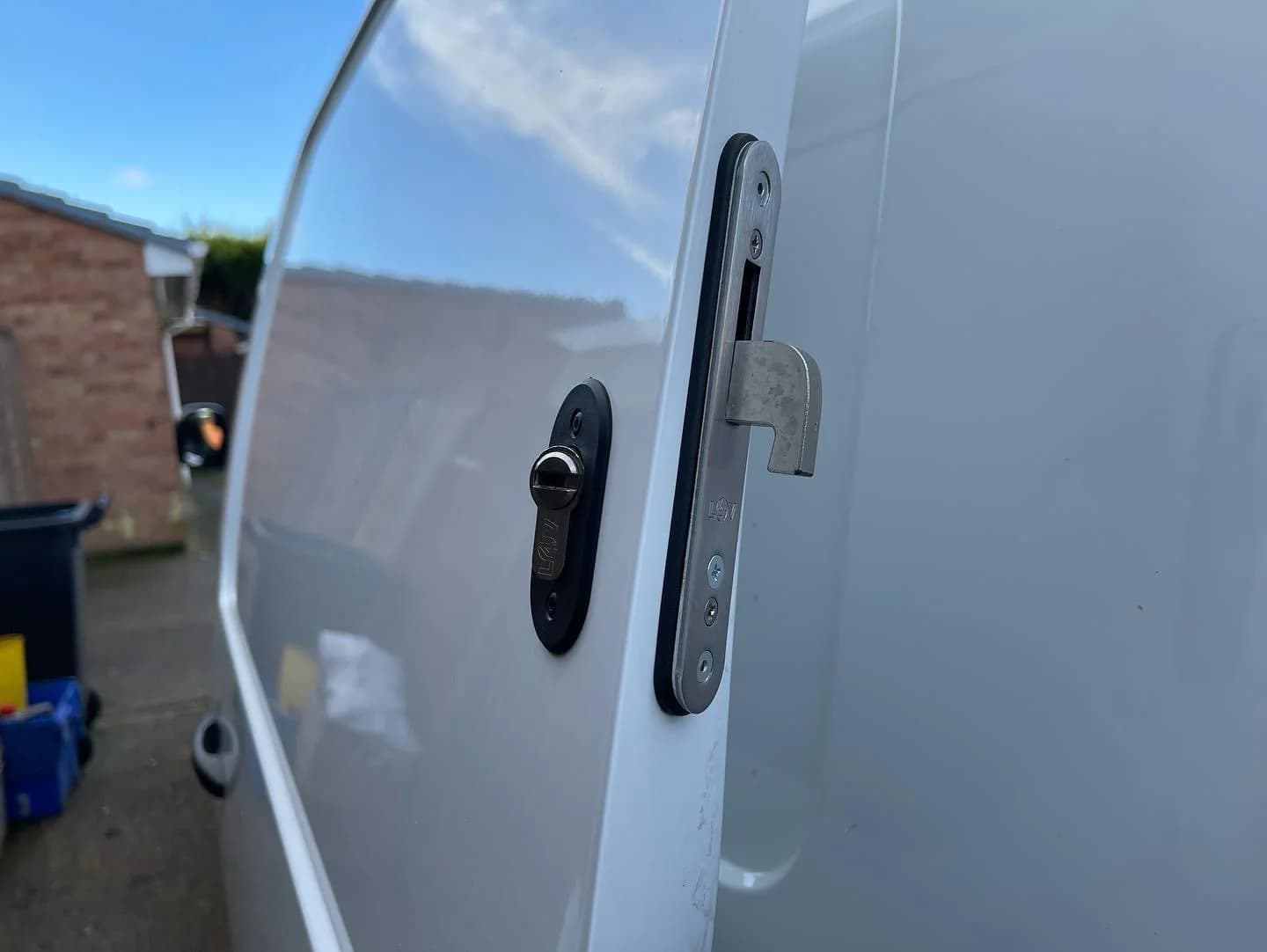 Sistemi di chiusura per furgoni: riduci i rischi di furto con Daken Locks