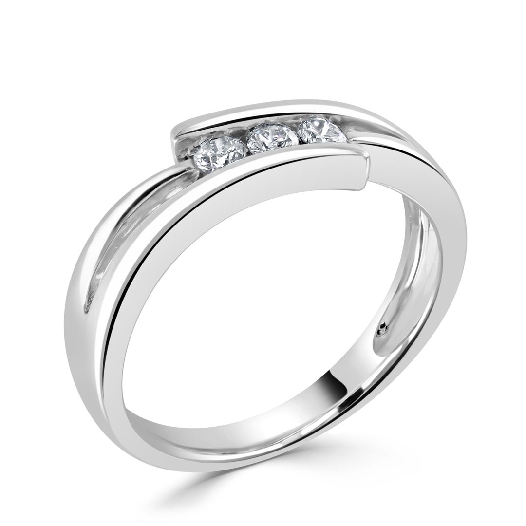 Celebrate Your Love with Elegant and Simple Engagement Rings