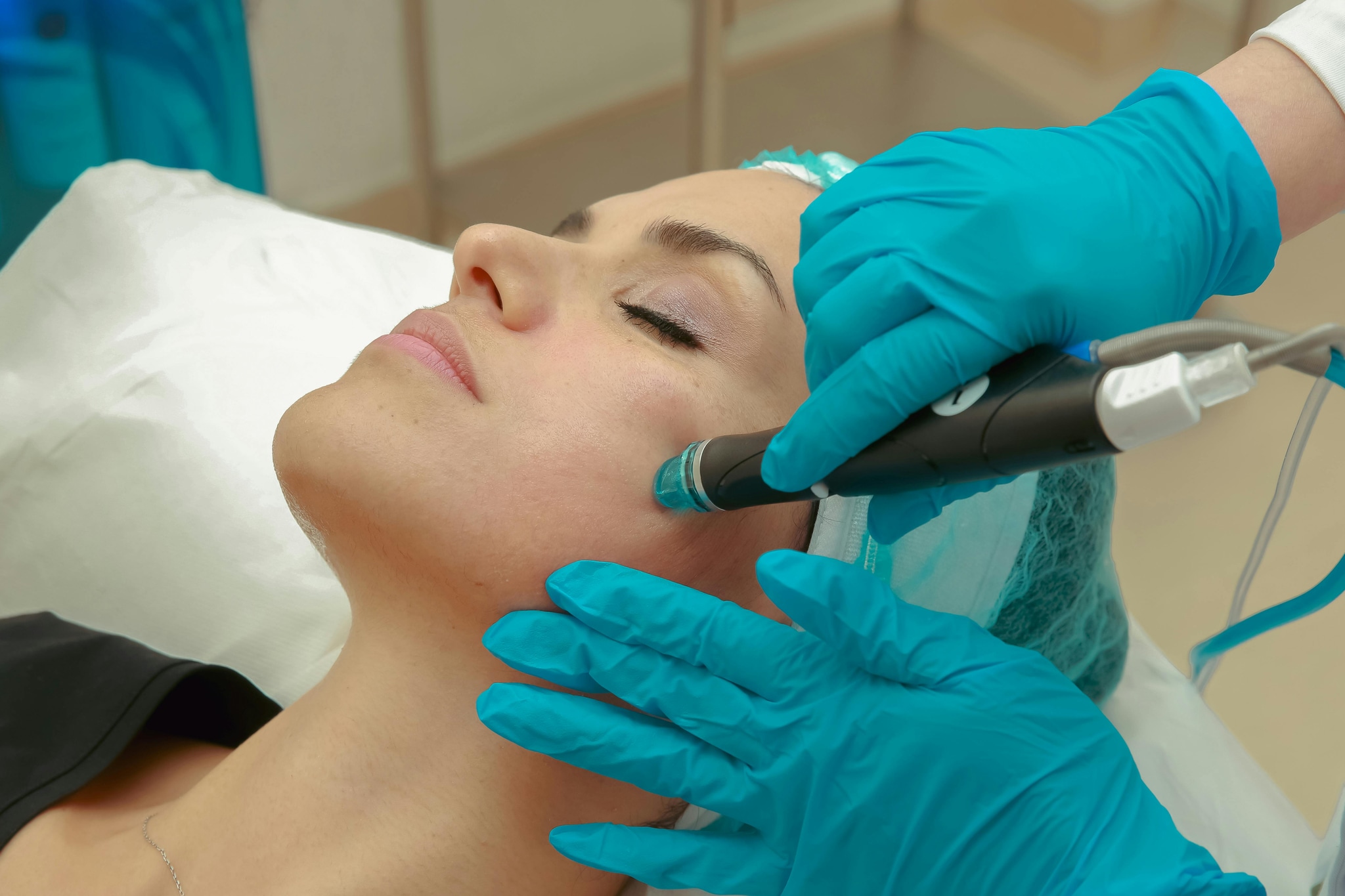 Hydrating and Brightening Face Treatments for a Healthy Glow
